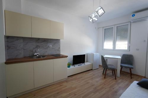 Le Nina Apartments-Deluxe and Studio