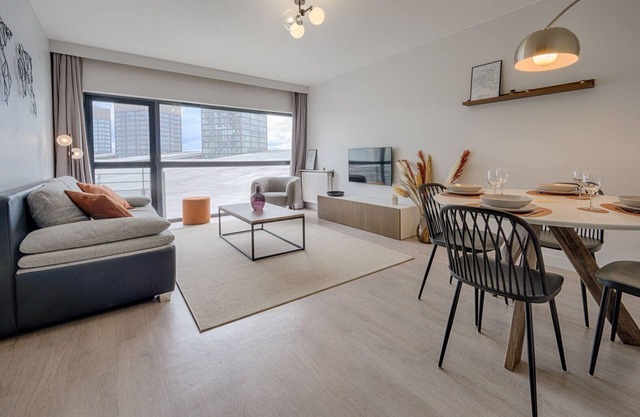 Le Panoramique ~ Euralille ~ Self Check-in