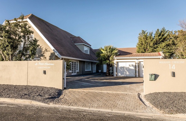 Le Petit Chateau Guest House