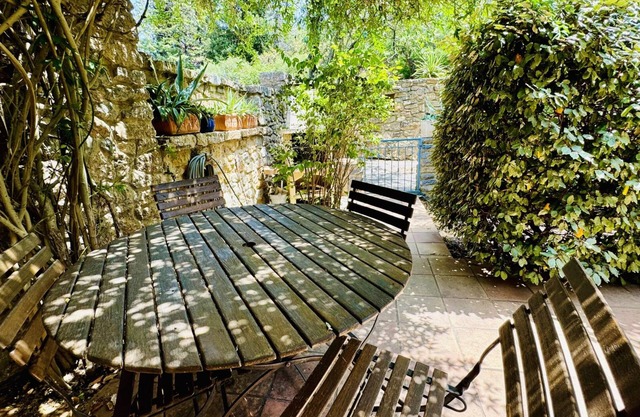 Le Vigneron - SAINT JEAN DE BARROU