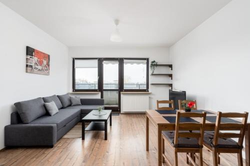 Lea Cosy Apartment by BookingHost