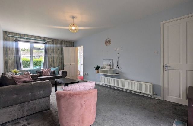 Leabon Grove House - 3 bed 1 and half bath