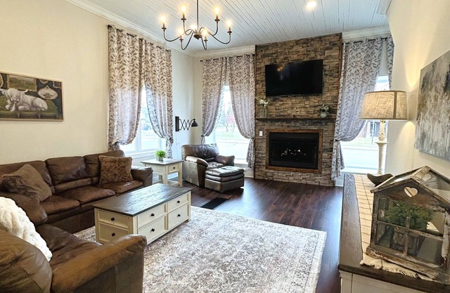 Legen-dairy Hideaway, in the heart of Park Falls!