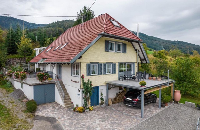 Lehmann mit Blick aufs Schloss