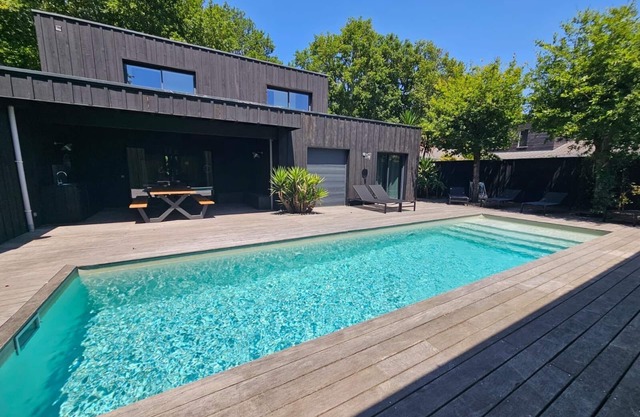 Les Chênes architect-designed villa