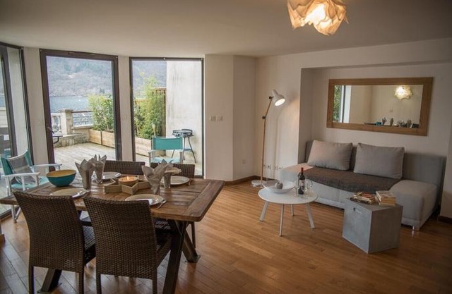 Les Libellules by Locationlacannecy