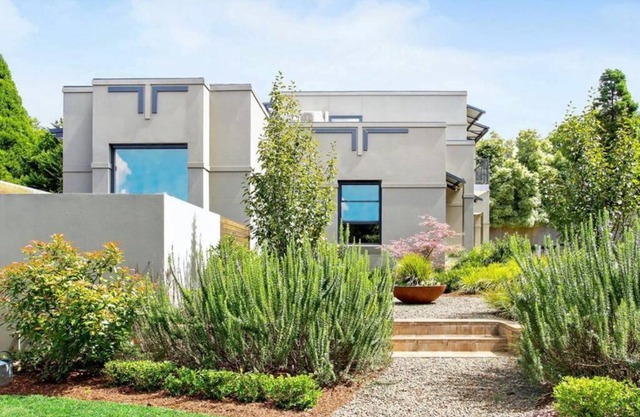 Leura Mall townhouse