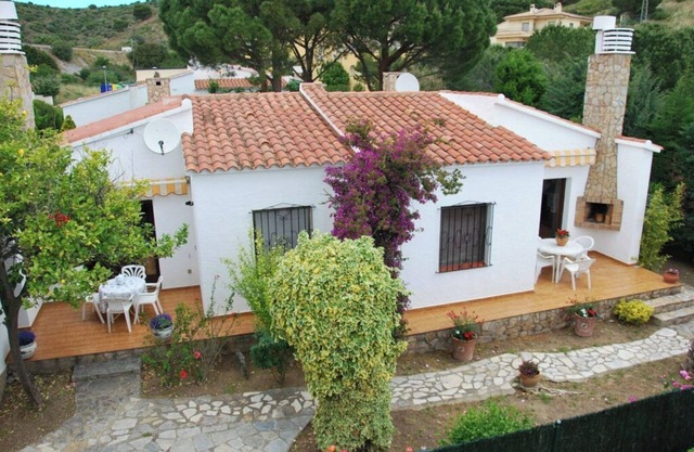 Lia B, Grifeu beach house - Garden
