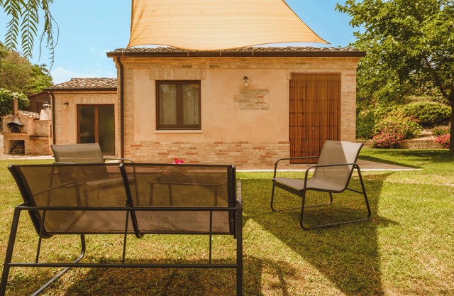 Libeccio - Relax and Nature among the hills of the Marche, Libeccio - Relax e Natura tra le colline