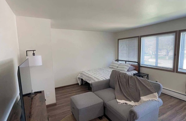 Liberty Valley Studio- 1009-27