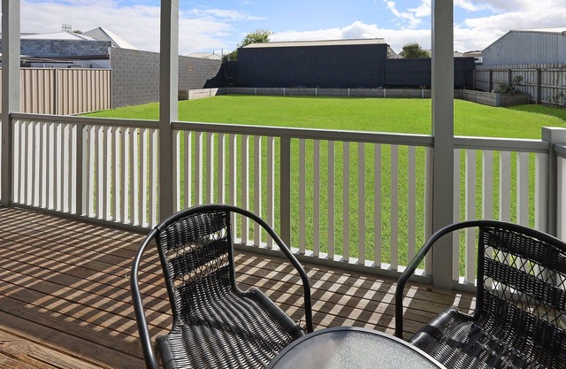 Light & bright home ready to enjoy