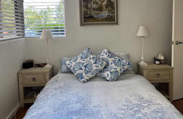 Light filled apartment close to the beach and transport