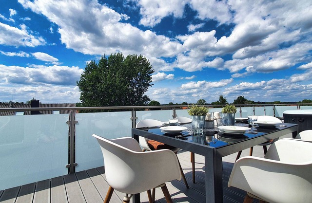 Light-flooded penthouse with whirlpool in the heart of Lower Saxony