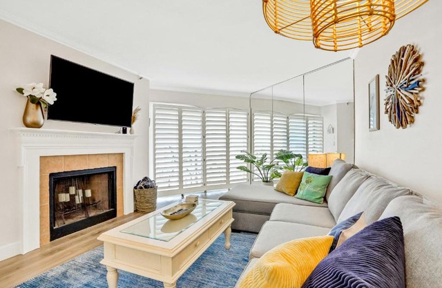 Lighthouse Pointe 502