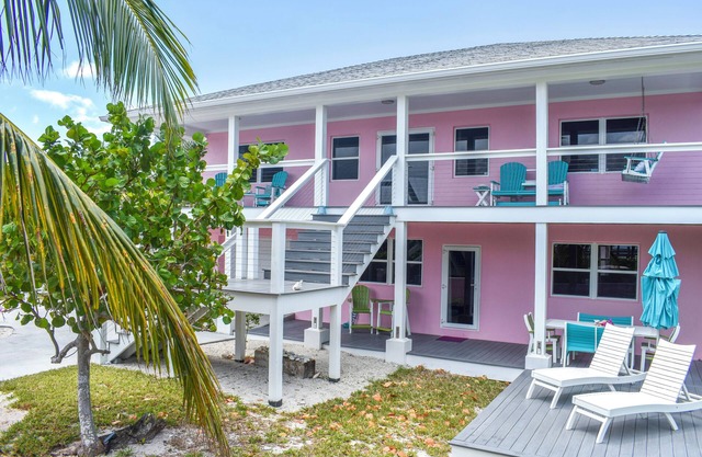 Lillian's Bungalows - Ocean View Villa