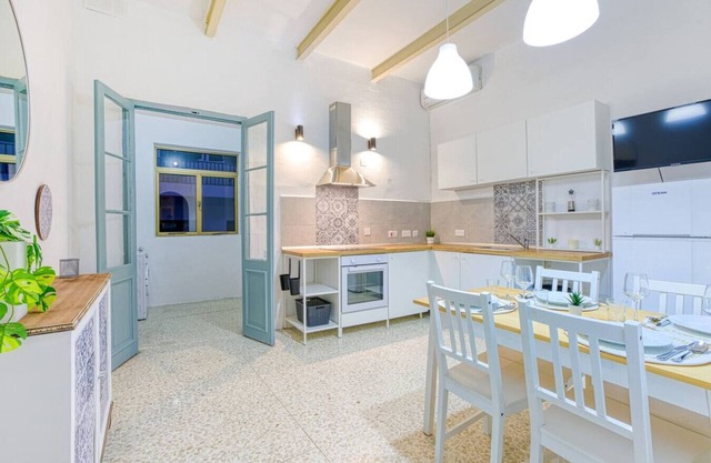 Lilly Townhouse Sliema