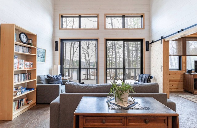 Lilypad Lake House - Nelson Lake - Dog Friendly - Trail Access