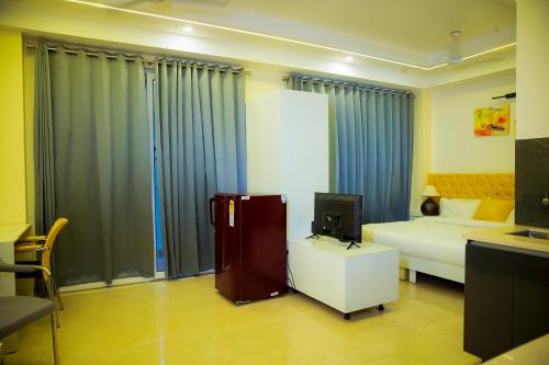 Lime Tree Luxury Studio - Service Apartment Near Artemis Hospital ,Gurgaon