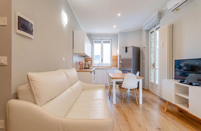 Linea Metro, AC, gruppi, con balcone: White Metro*