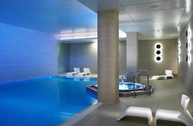 Lingfield Park Marriott Hotel & Country Club