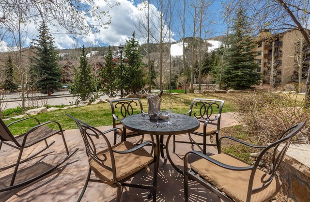 LION SQUARE LODGE at Gondola Ski In/Out 1st Floor Vail Mt View