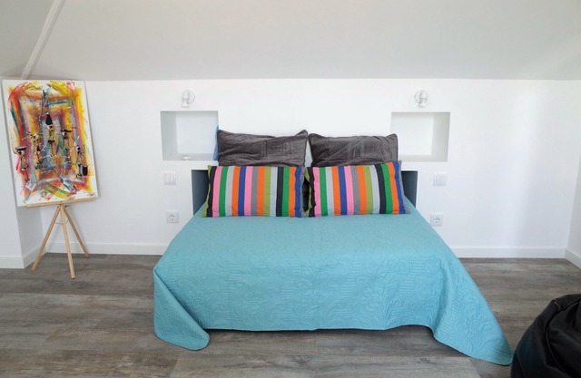 Lisbon Beach Apartments 6. Studio, beach 5 minutes, free wifi.