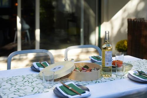 Lisbon Casa da Clementina - a Serene Garden Stay