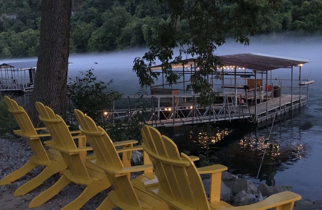 Little Blue is 190 FT from river Semi-Private Solar lit Dock&Ramp Wifi Sleeps 8