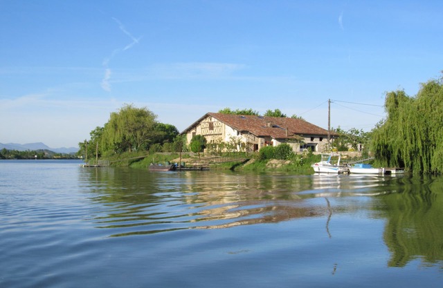 Little corner of paradise, on the banks of the Adour 2/10 pers.