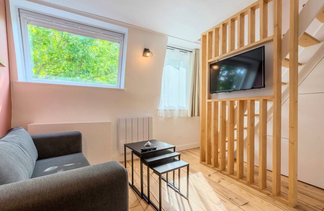 Little duplex in République beaux arts