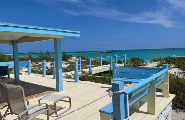 Little Exuma Home on Tropic of Cancer Beach