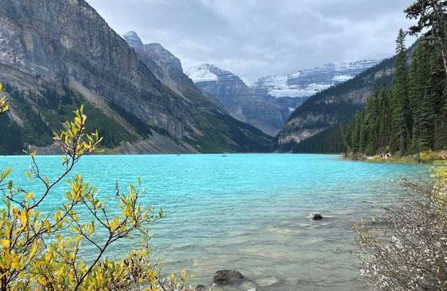 Little Home on the Eden Prairie, near shopping.