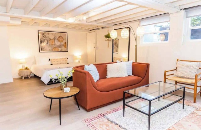 Little Italy Studio: Downtown, Free Parking & More!