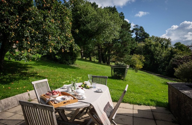 Little Oak - a house that sleeps 6 guests in 3 bedrooms