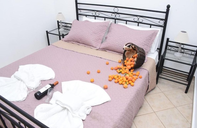 Little Yard Studios & Apartments #3