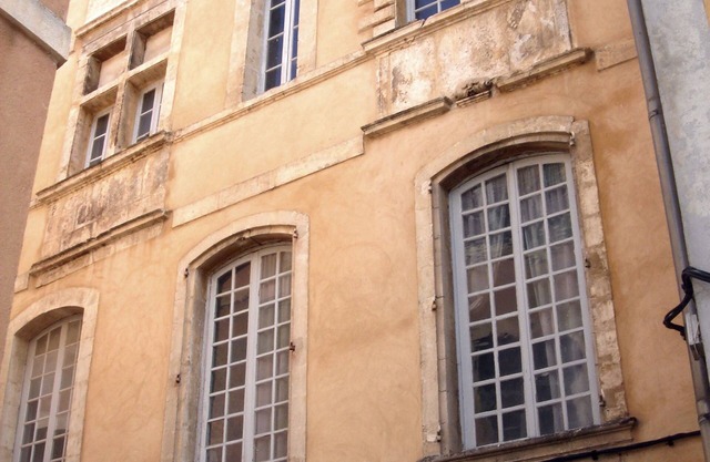 Live a unique 'provencale' experience in the heart of the Luberon