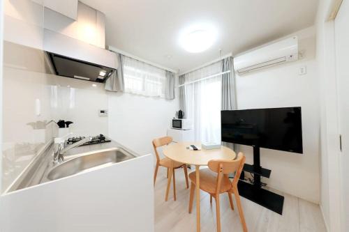 LIVION V Hatagaya by Tranova