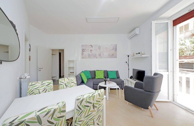 Livorno, Apartment - 5 Min Walk From Piazza Bologna By Halldis