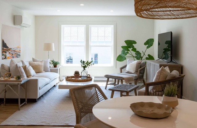 Located in kennebunkport & Kennebunk's shopping & restaurant district.