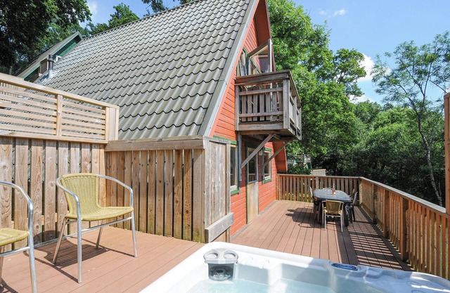 LODGE 47 - PRIMROSE LODGE, pet friendly, with pool in Chudleigh