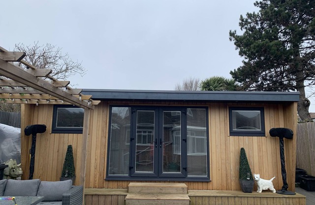 Lodge Sleeps 2 with Free Parking