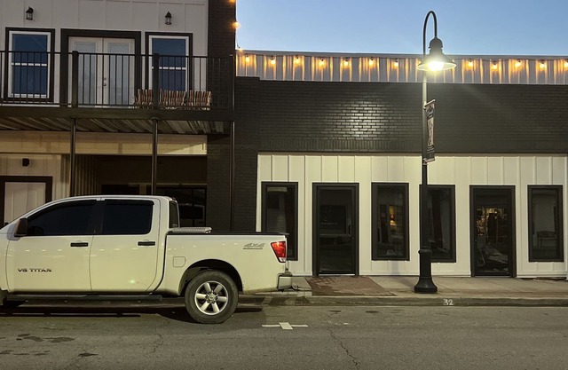 Loft apartment in entertainment district of town for the family!