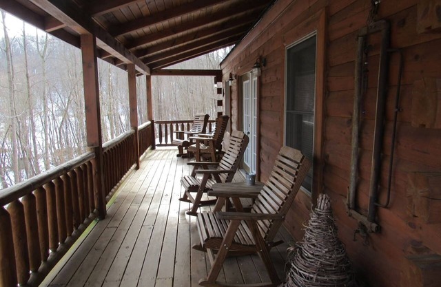 Loft cabin 2-4 guests Hocking Hills - Tar hollow