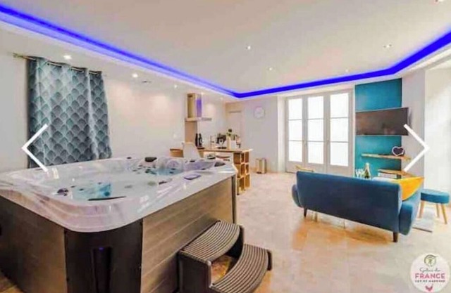 Loft en Bulles Avec Jacuzzi Privatif et Illimité