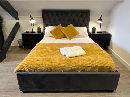 Loft studio apartment, BL, Town Centre, Secure gated parking option, Modern, fresh and spacious living, Netflix ready TV, Wifi