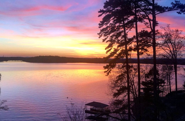 Log Cabin On Lake Keowee-Big Lake Mountain Views