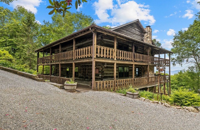 Logs of Luxury Cabin - Golfers Dream