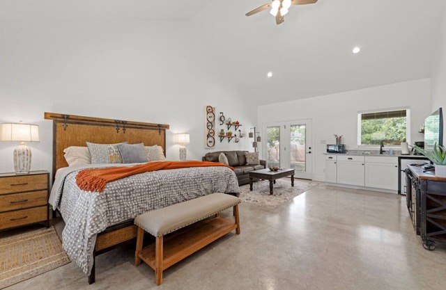 Lone Star Cabin No. 13