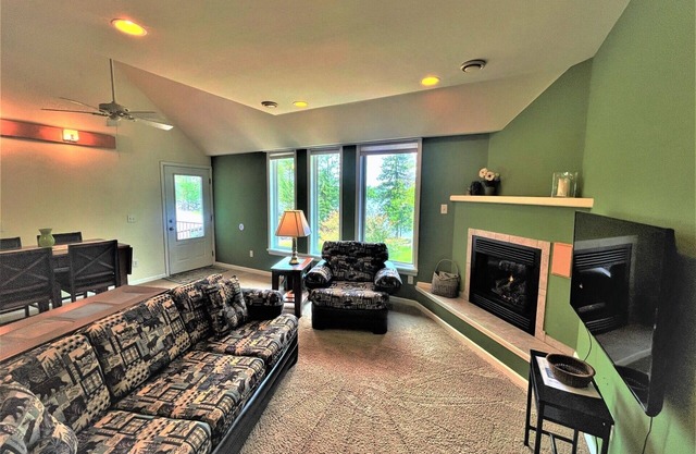 Long Lake North Pine Ridge | 4 Bed, 2 Bath