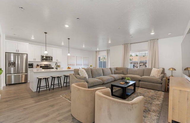 Long Valley Leisure: Dog Friendly Home! Hot Tub. Resort Pool